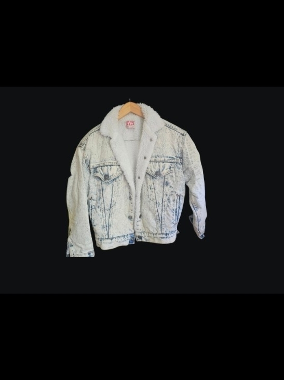 Levi's White Sherpa-Lined Jacket (Visible Label)
